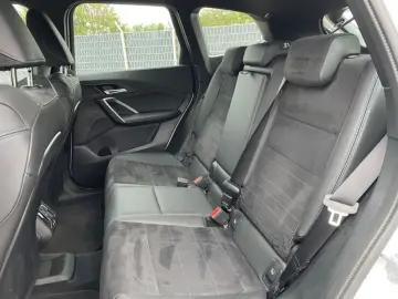 iX1 xDrive30 M Sport AHK eSitze HeadUp 360Kamera