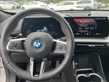 iX1 xDrive30 M Sport AHK eSitze HeadUp 360Kamera