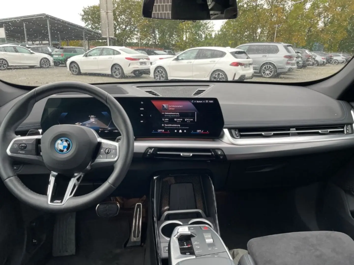 iX1 xDrive30 M Sport AHK eSitze HeadUp 360Kamera