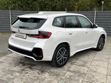 iX1 xDrive30 M Sport AHK eSitze HeadUp 360Kamera