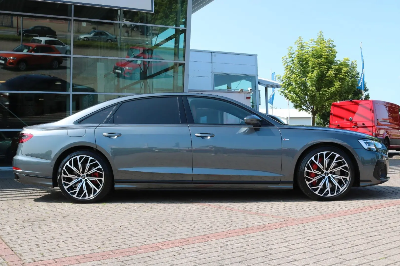 A8 L 60 TFSI e Lang S line  3xTV Pano B&O 170NP