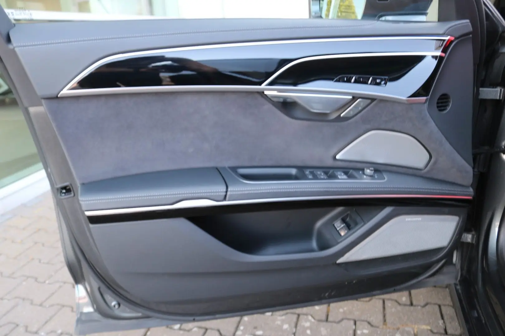 A8 L 60 TFSI e Lang S line  3xTV Pano B&O 170NP