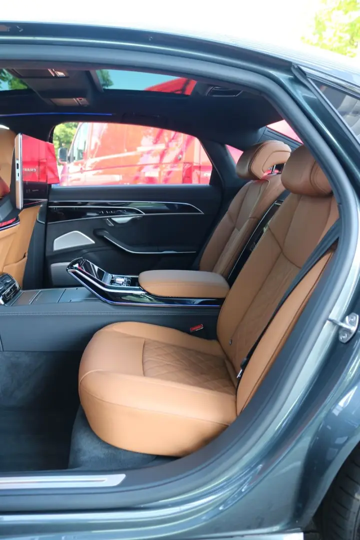 A8 L 60 TFSI e Lang S line  3xTV Pano B&O 170NP