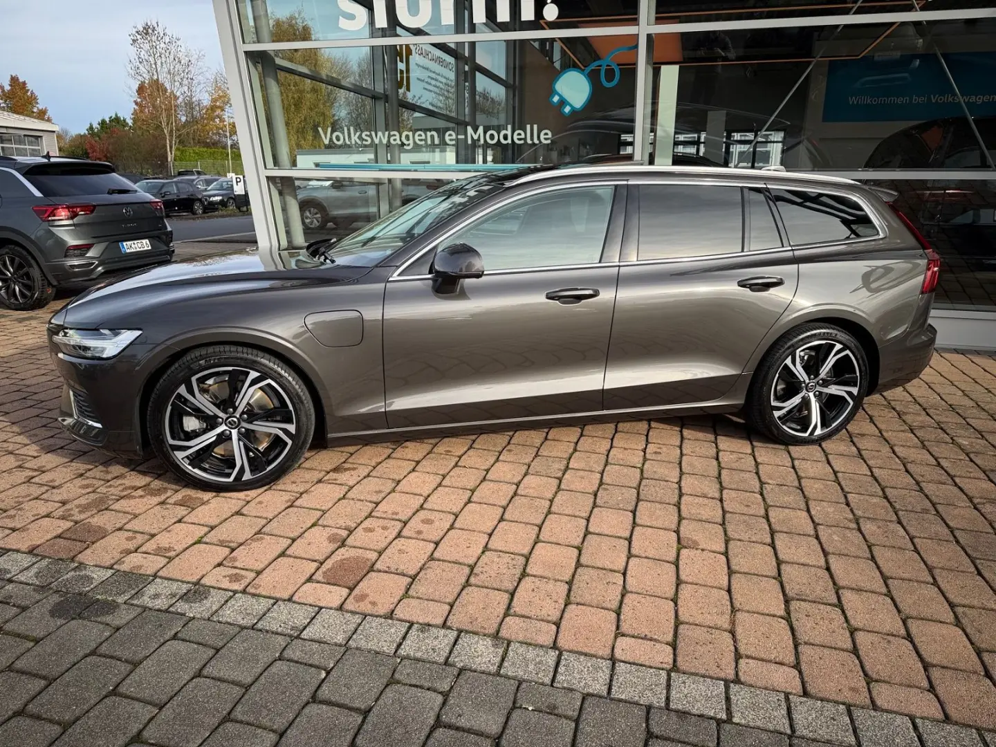 V60 Kombi T6 Plus Bright Plug-In Hybrid AWD  Pan