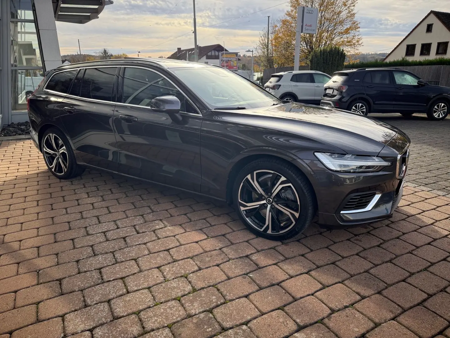 V60 Kombi T6 Plus Bright Plug-In Hybrid AWD  Pan