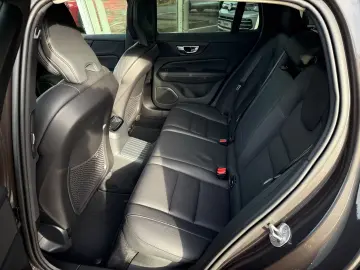 V60 Kombi T6 Plus Bright Plug-In Hybrid AWD  Pan