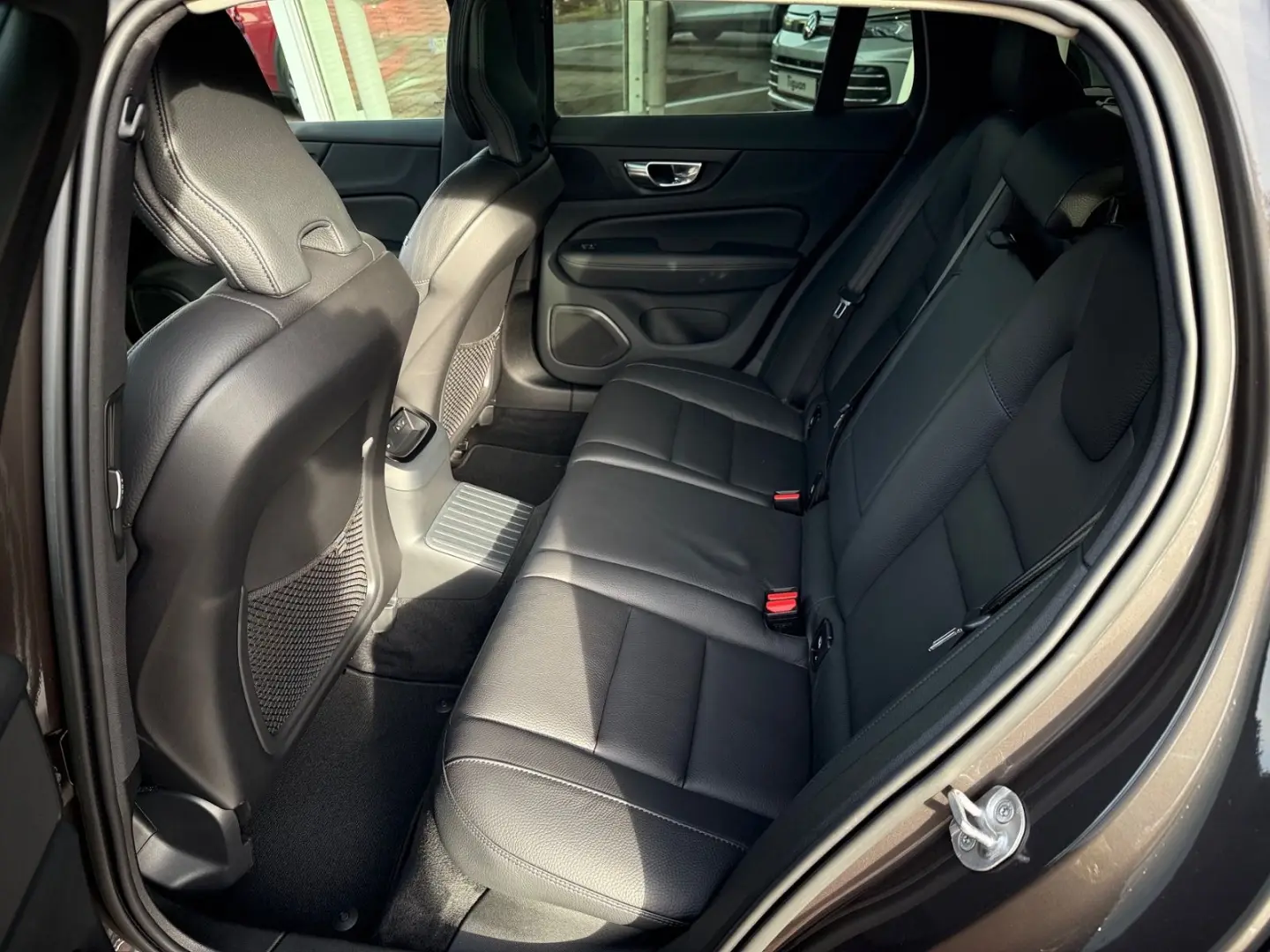 V60 Kombi T6 Plus Bright Plug-In Hybrid AWD  Pan