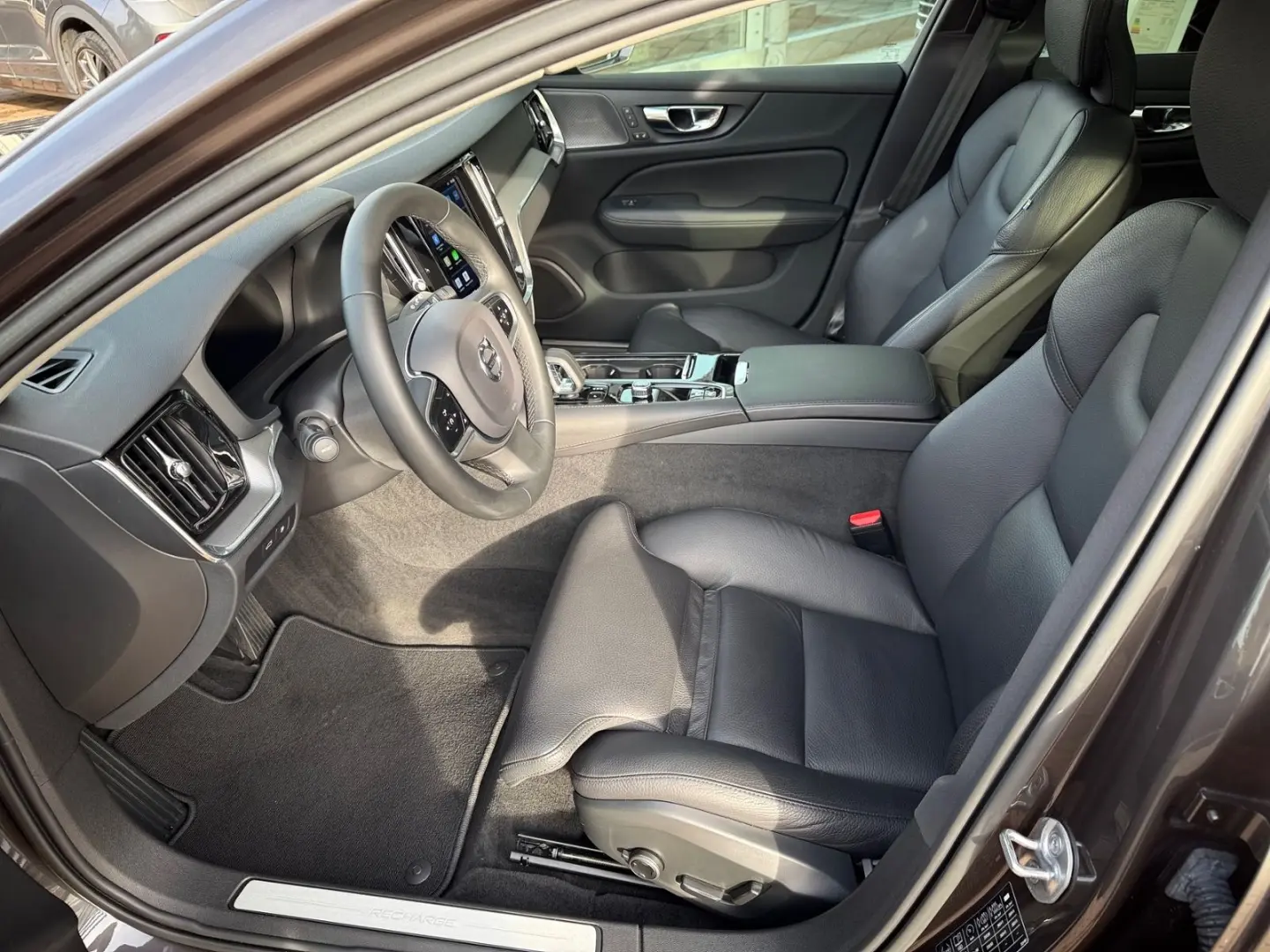 V60 Kombi T6 Plus Bright Plug-In Hybrid AWD  Pan