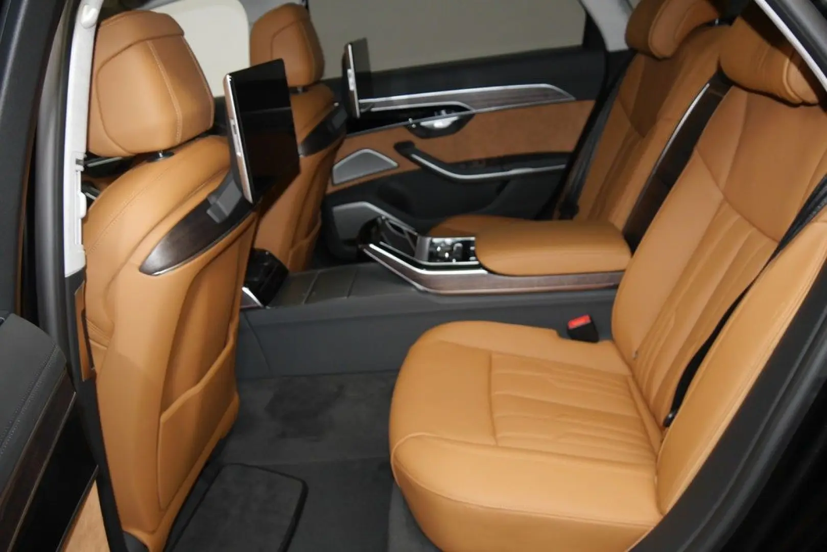 A8 L 60 TFSI quattro Lang UPE 186.778 - Fond Ein