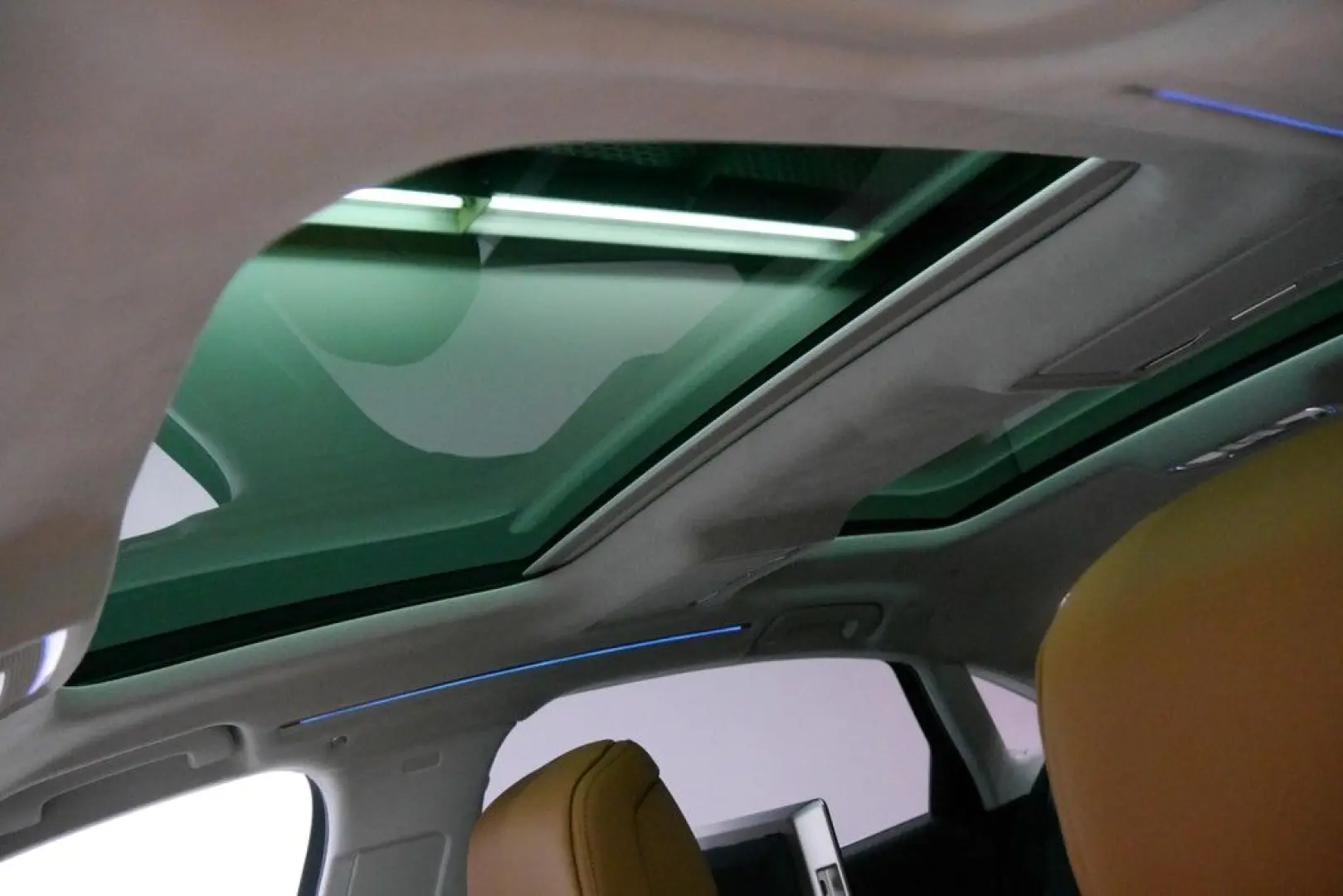 A8 L 60 TFSI quattro Lang UPE 186.778 - Fond Ein