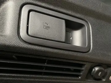 508 SW Hybrid 225 Allure 1 6-133KW NAVI TEMP E6e