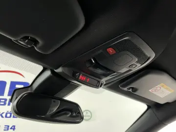 508 SW Hybrid 225 Allure 1 6-133KW NAVI TEMP E6e