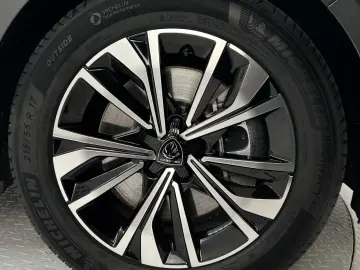 508 SW Hybrid 225 Allure 1 6-133KW NAVI TEMP E6e