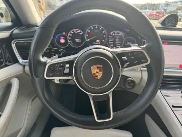 Porsche Panamera E-Hybrid