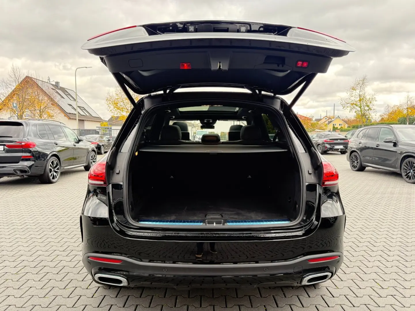 GLE 400d 4M AMG 3xDvD 360 ACC HUD AIRMATIK LED