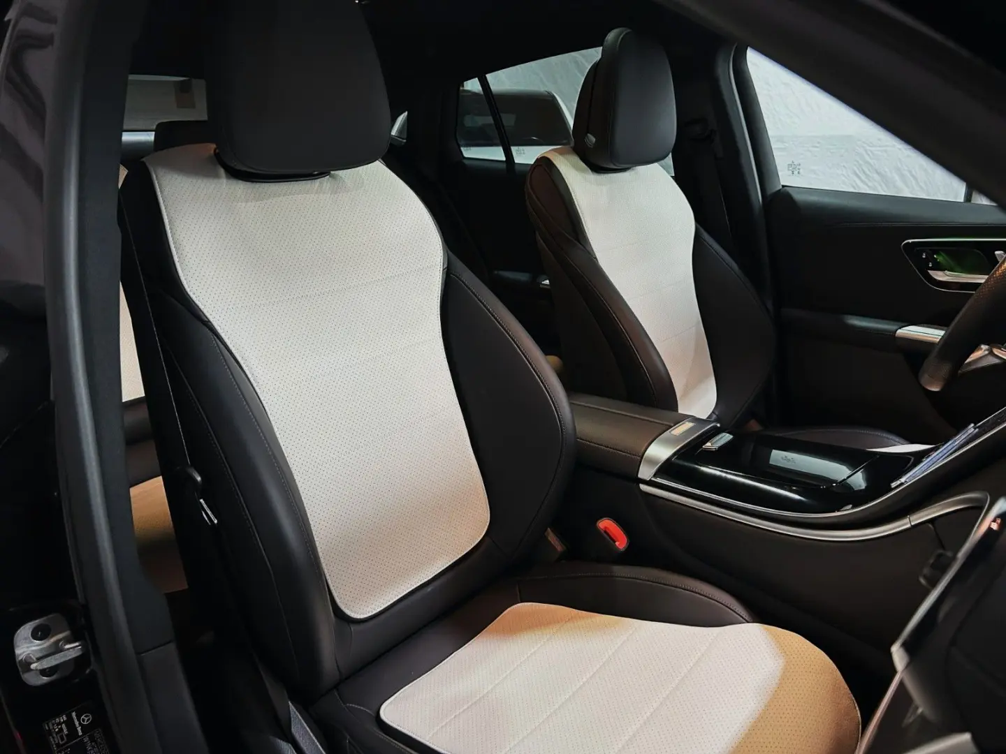 GLC 200 4M CP. AMG PANO FAP  DIGILED BUR KEY 20Z