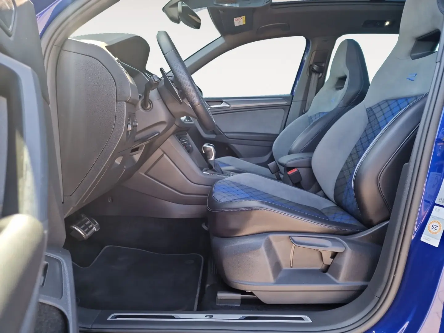 Tiguan 2.0 TSI BMT R 4Motion DCC HUD Pano 4xSHZ