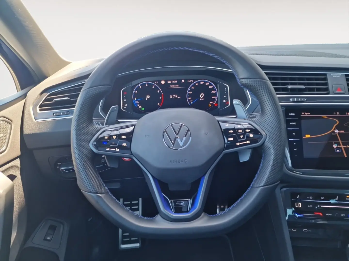 Tiguan 2.0 TSI BMT R 4Motion DCC HUD Pano 4xSHZ