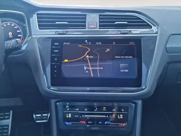 Tiguan 2.0 TSI BMT R 4Motion DCC HUD Pano 4xSHZ