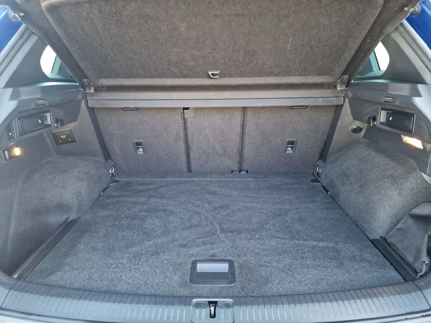 Tiguan 2.0 TSI BMT R 4Motion DCC HUD Pano 4xSHZ