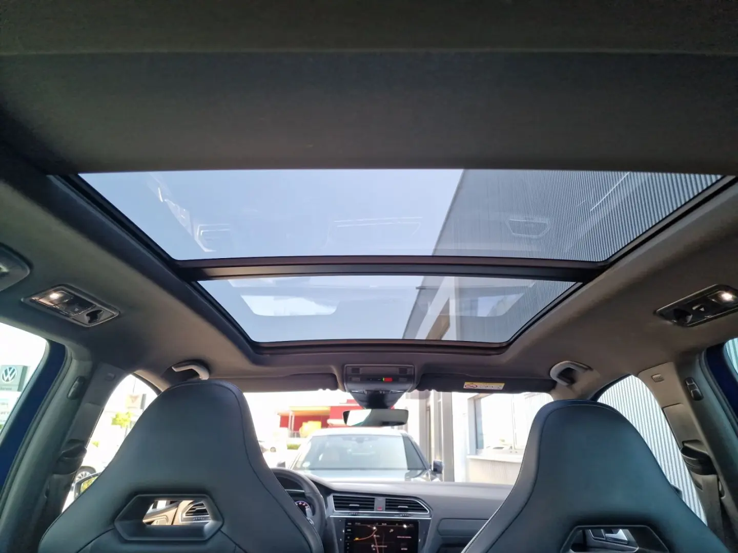 Tiguan 2.0 TSI BMT R 4Motion DCC HUD Pano 4xSHZ