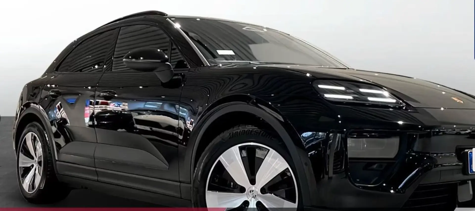 Porsche Macan Electric 4