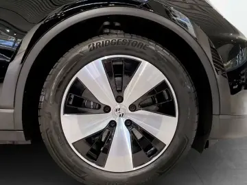 Porsche Macan Electric 4