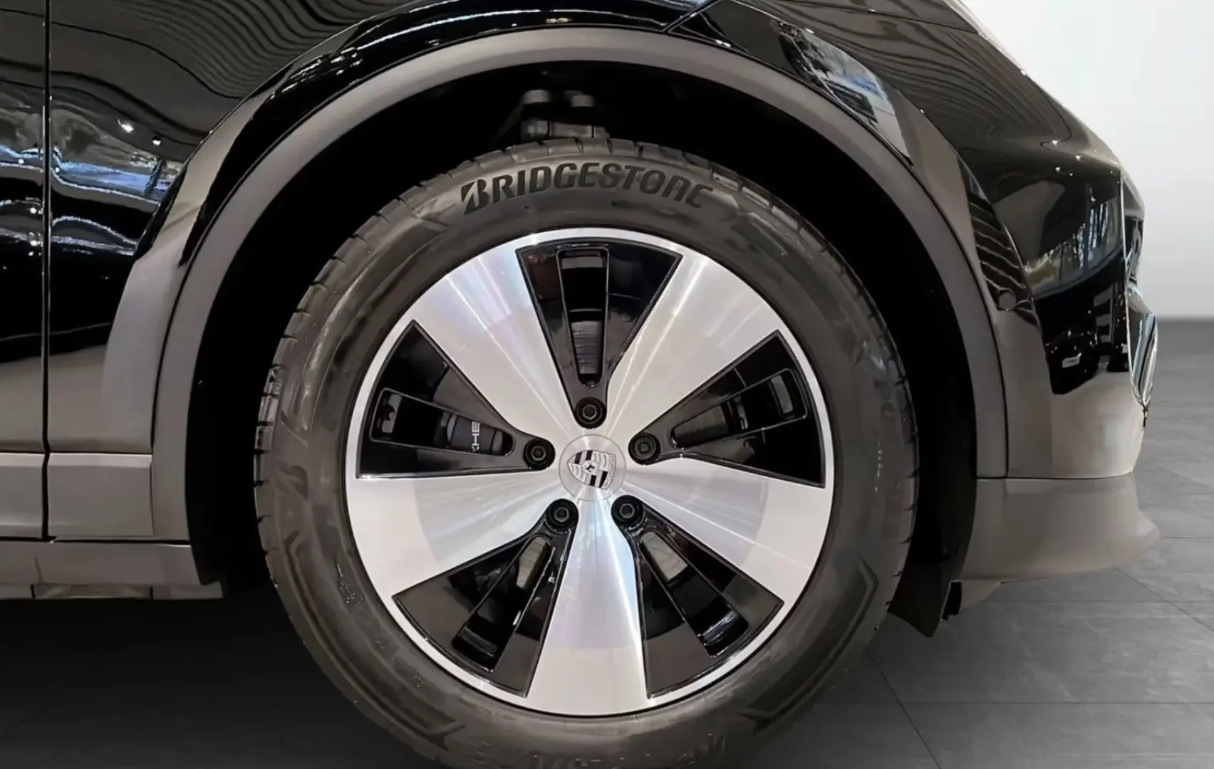 Porsche Macan Electric 4