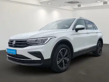 Tiguan MOVE 2.0 TSI DSG 4M AHK STDHZG PANO KAM