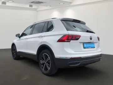 Tiguan MOVE 2.0 TSI DSG 4M AHK STDHZG PANO KAM