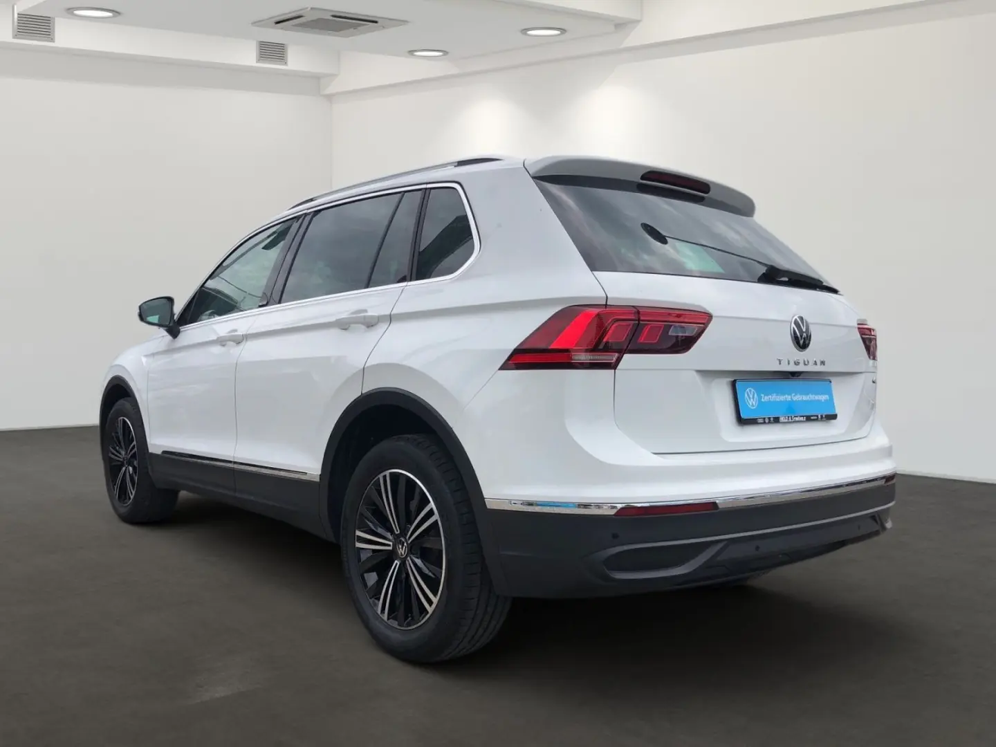 Tiguan MOVE 2.0 TSI DSG 4M AHK STDHZG PANO KAM