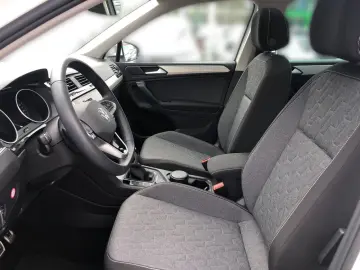 Tiguan MOVE 2.0 TSI DSG 4M AHK STDHZG PANO KAM