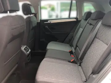 Tiguan MOVE 2.0 TSI DSG 4M AHK STDHZG PANO KAM