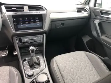 Tiguan MOVE 2.0 TSI DSG 4M AHK STDHZG PANO KAM