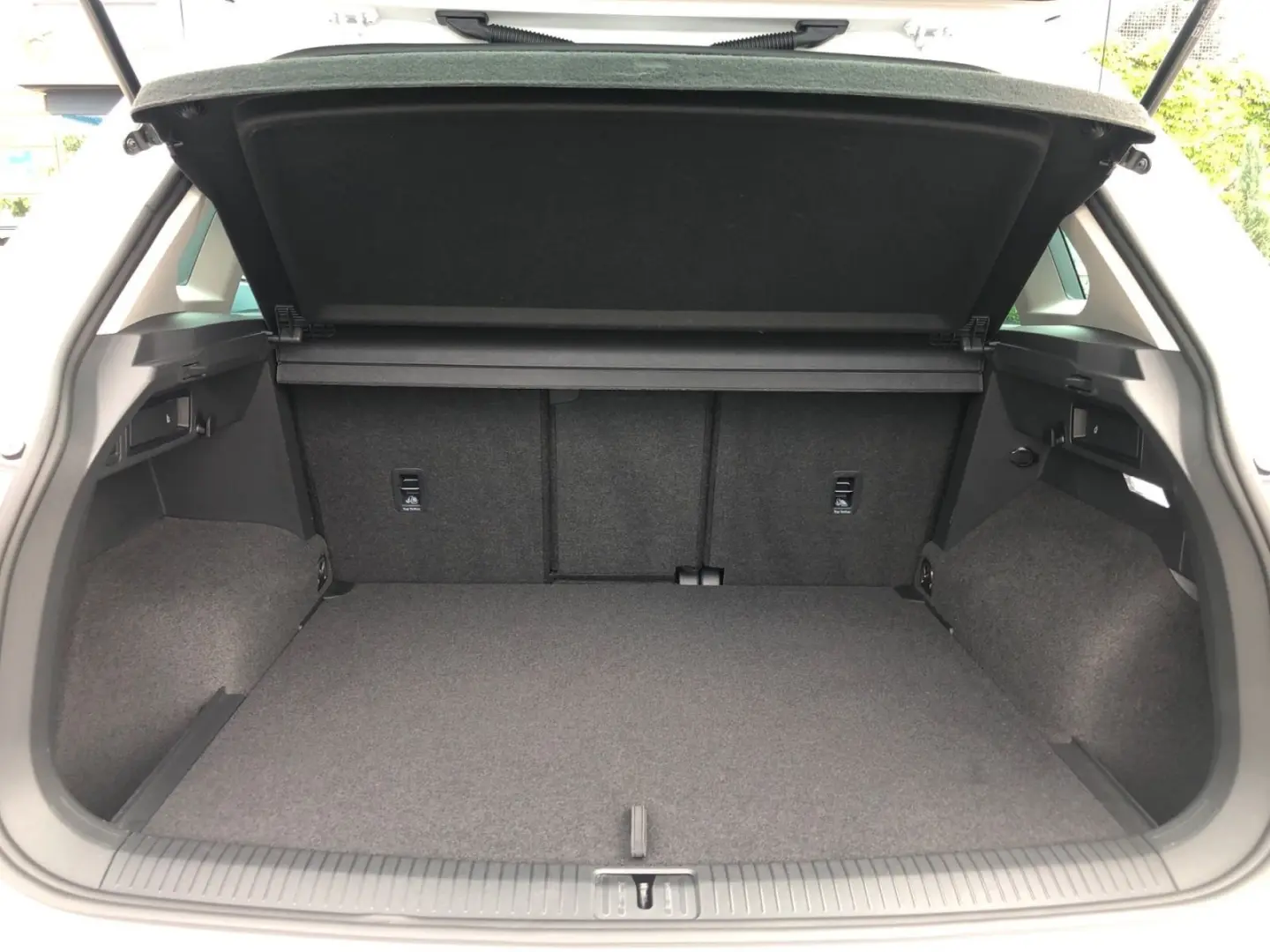 Tiguan MOVE 2.0 TSI DSG 4M AHK STDHZG PANO KAM