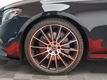 Mercedes Benz E 220d AMG 4Matic