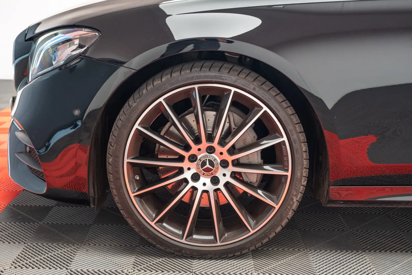 Mercedes Benz E 220d AMG 4Matic