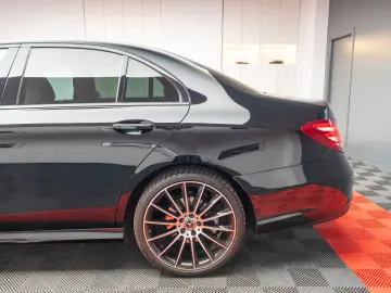 Mercedes Benz E 220d AMG 4Matic