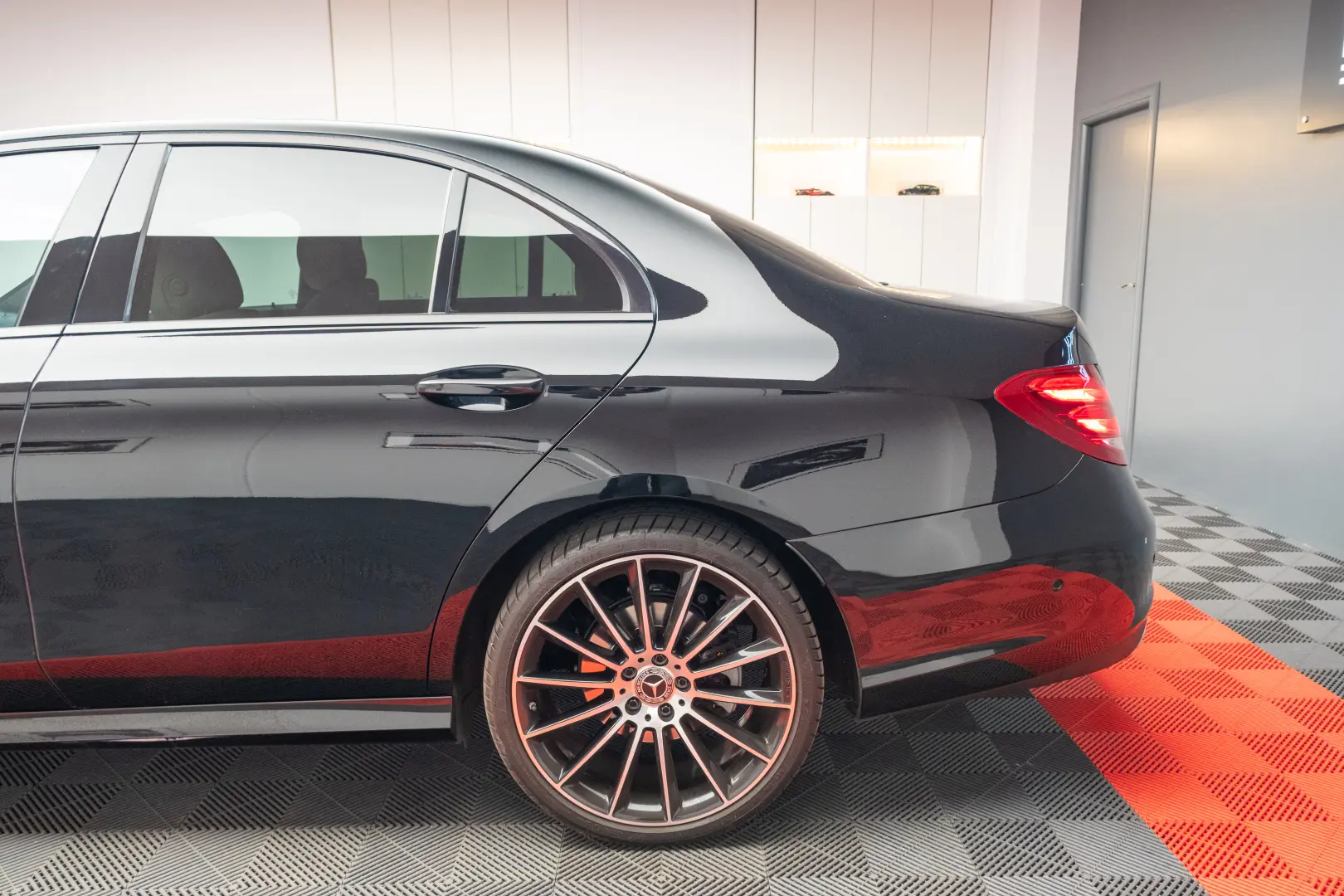 Mercedes Benz E 220d AMG 4Matic