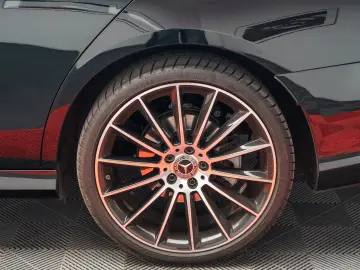 Mercedes Benz E 220d AMG 4Matic