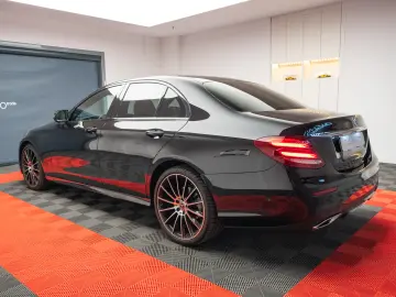 Mercedes Benz E 220d AMG 4Matic