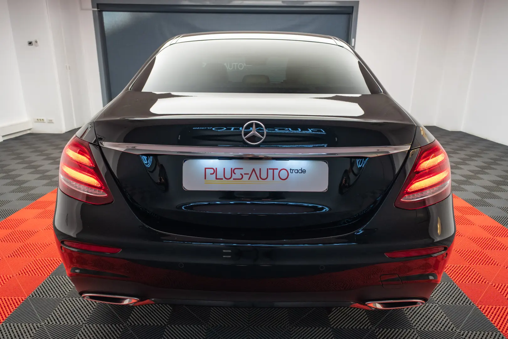 Mercedes Benz E 220d AMG 4Matic