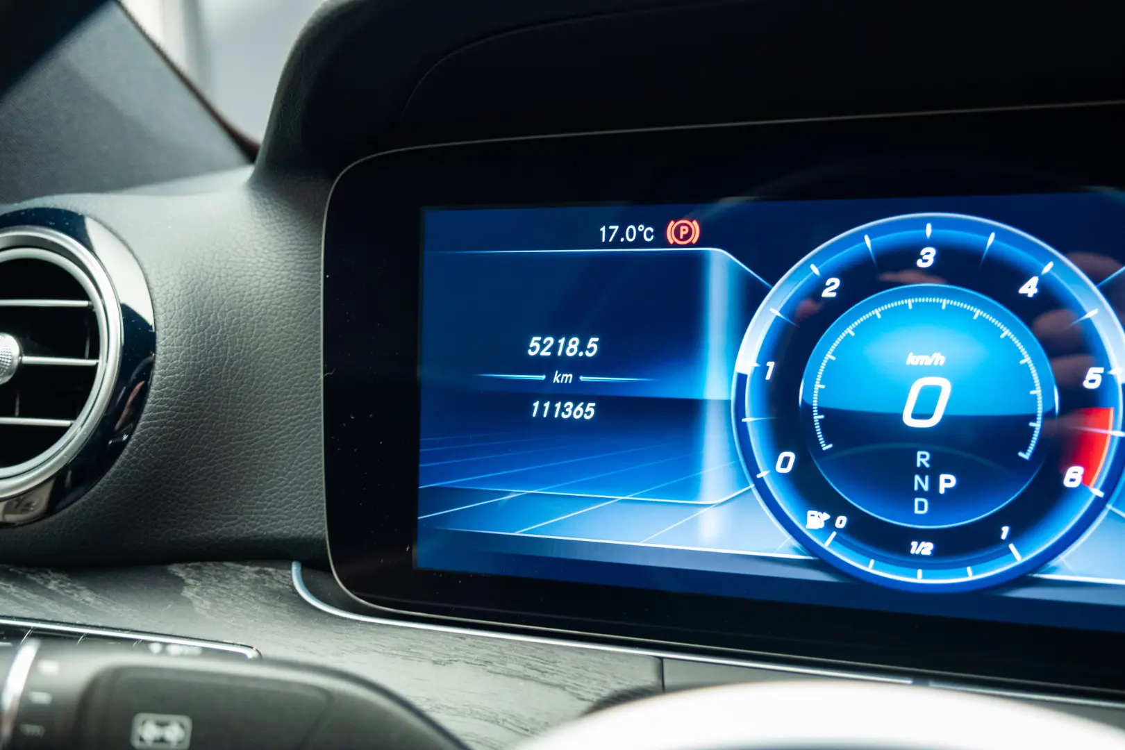 Mercedes Benz E 220d AMG 4Matic