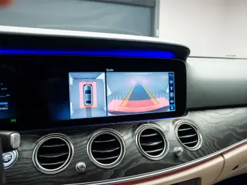 Mercedes Benz E 220d AMG 4Matic