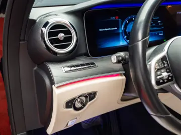 Mercedes Benz E 220d AMG 4Matic