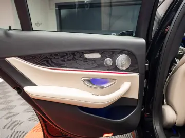 Mercedes Benz E 220d AMG 4Matic