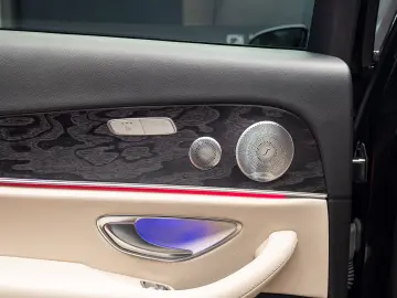 Mercedes Benz E 220d AMG 4Matic