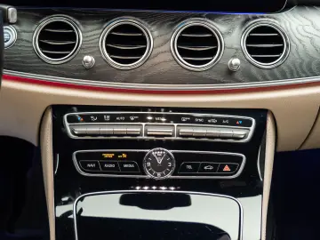 Mercedes Benz E 220d AMG 4Matic