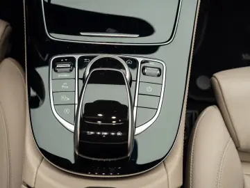 Mercedes Benz E 220d AMG 4Matic