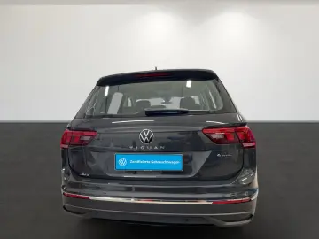 Tiguan 2.0 TDI 4M Life  LED NAVI PARKSENSOR